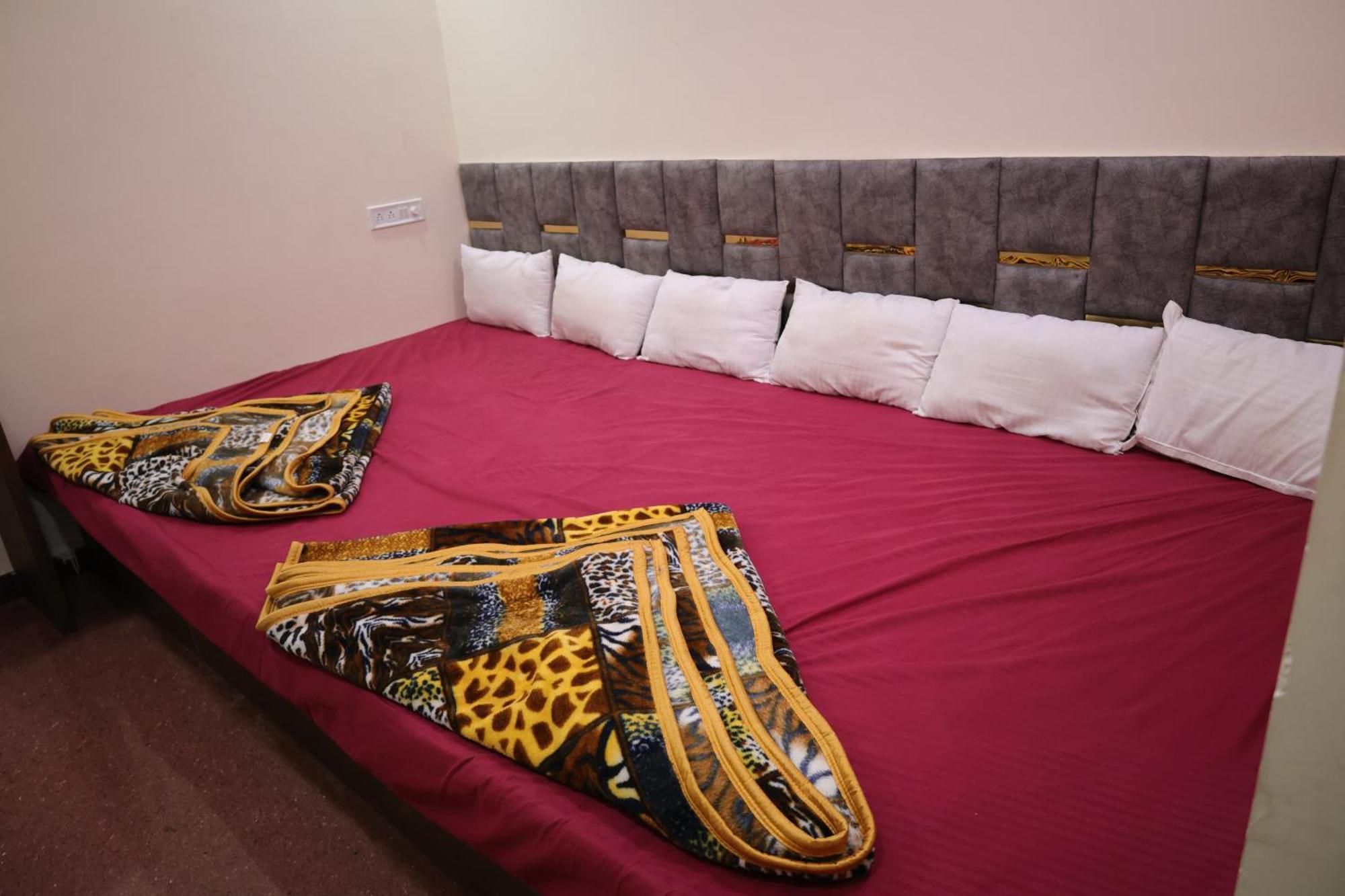 Hotel Shree Kalbhairav Kripa Ujjain Exteriör bild